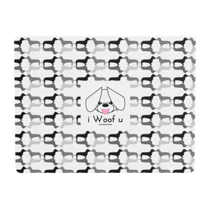 iWoofu Designer "Kissing Dachshund" Collection Mousepad